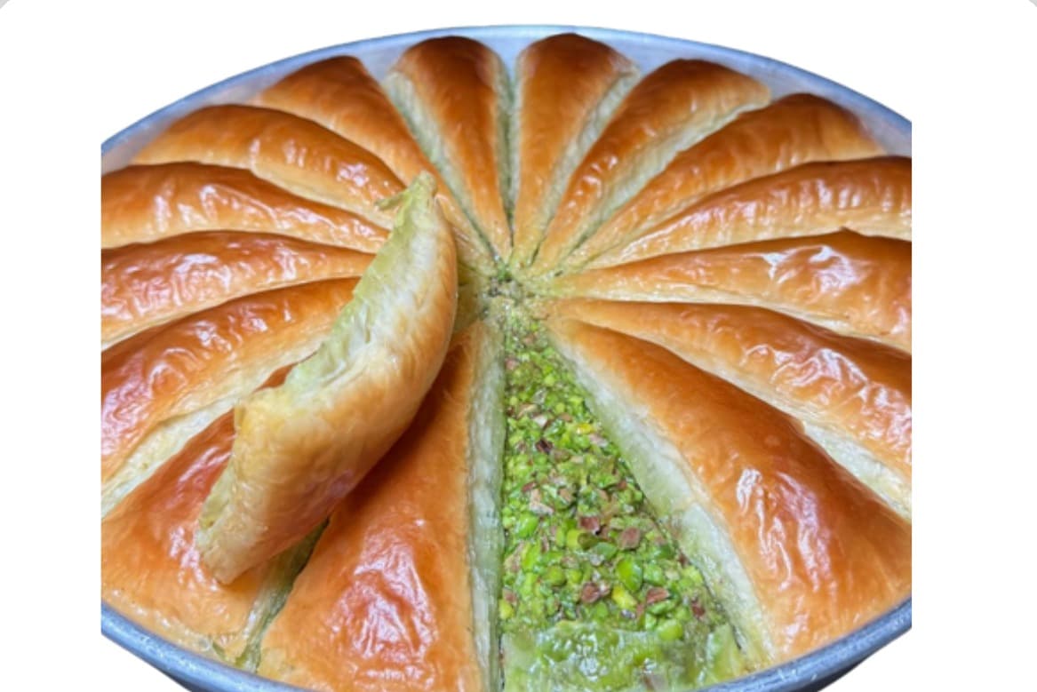 Bistorya Carrot Slice Baklava with Antep Pistachio